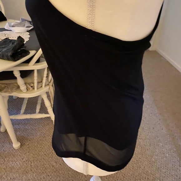 Lululemon Mesh Edged Tank - Picture 3 of 3